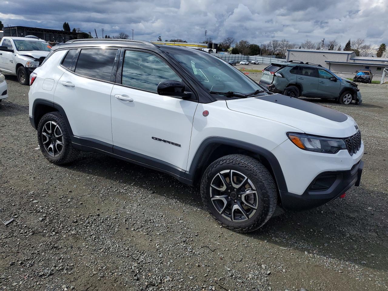 2025 Jeep Compass Trailhawk - Image 4