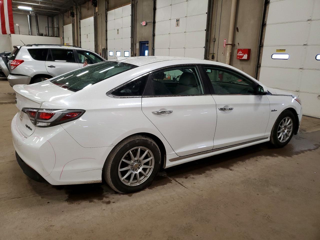 2016 Hyundai Sonata Hybrid - Фото 3
