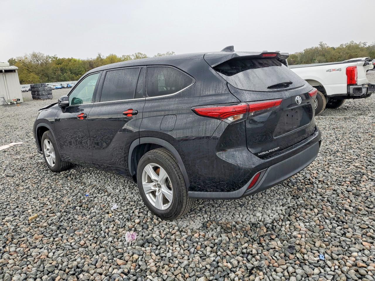 2021 Toyota Highlander Le - Фото 2