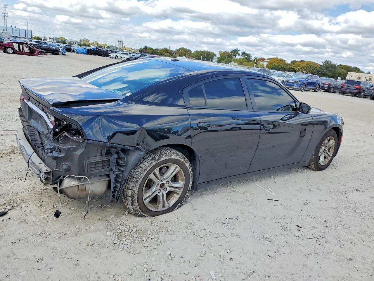2021 Dodge Charger Sxt - Фото 3