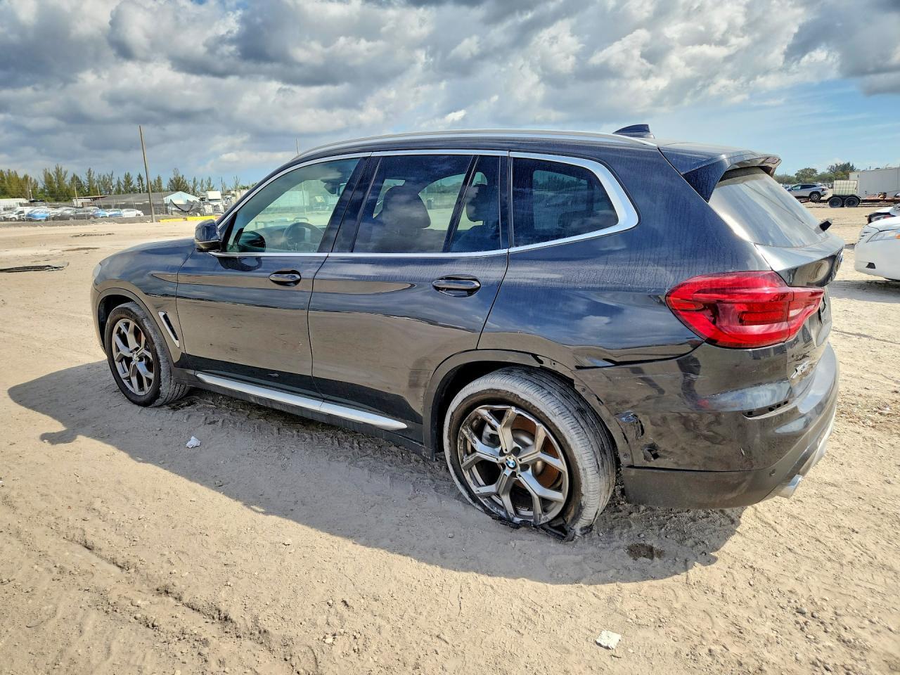 2021 BMW X3 xDrive30I - Фото 2