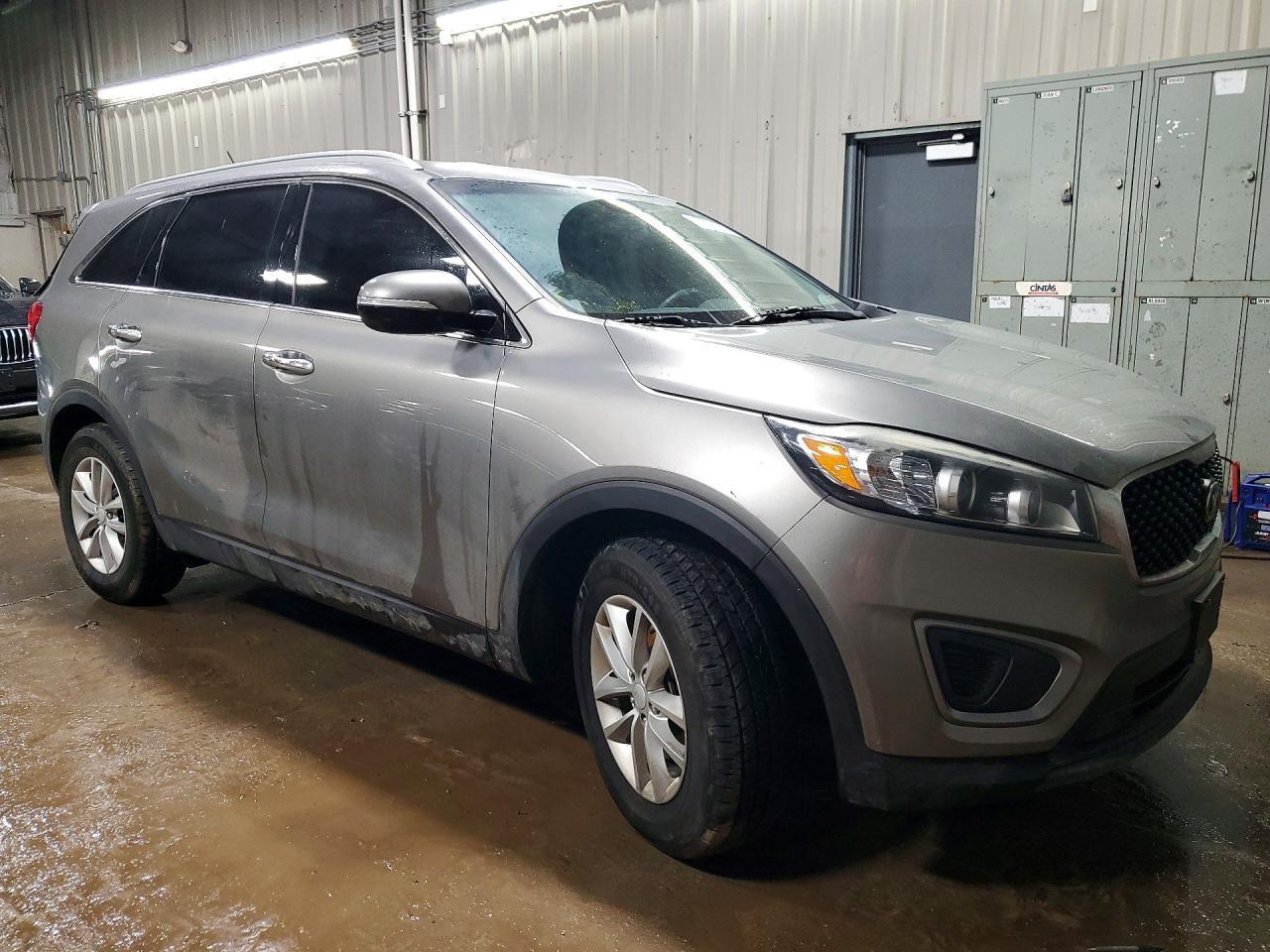 2016 Kia Sorento Lx - Image 4
