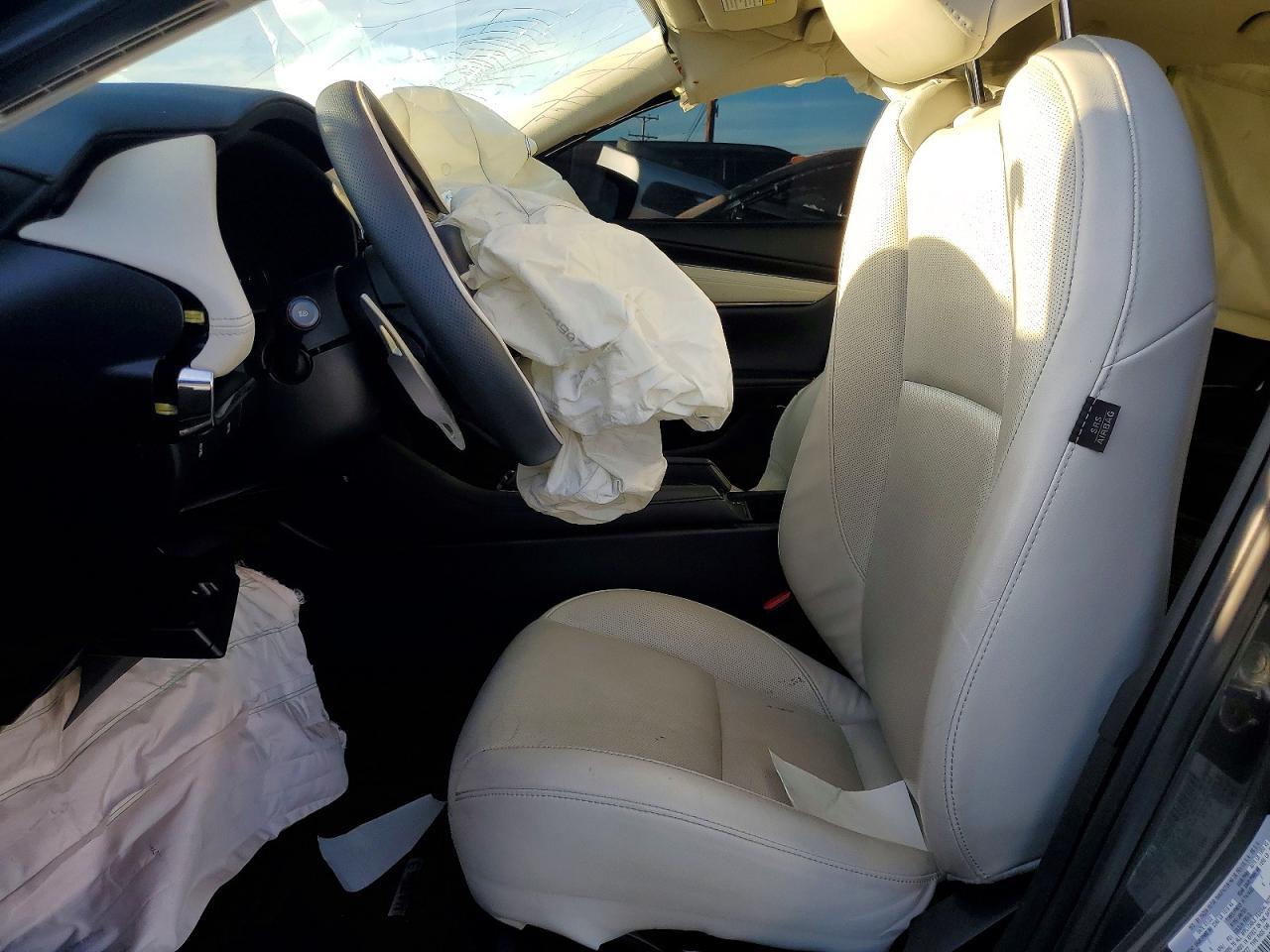 2022 Mazda 3 Premium - Image 7