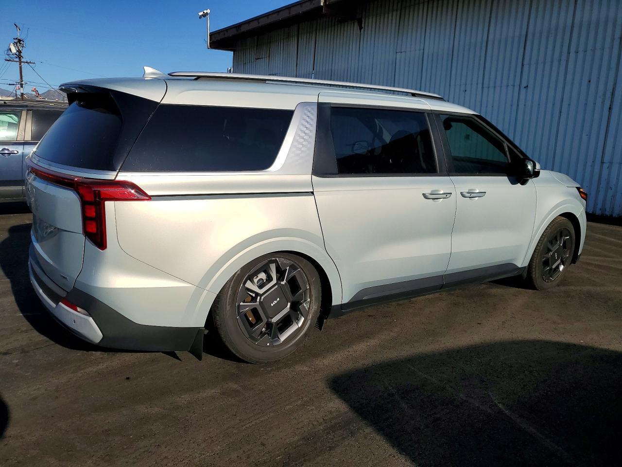 2025 Kia Carnival - Фото 3