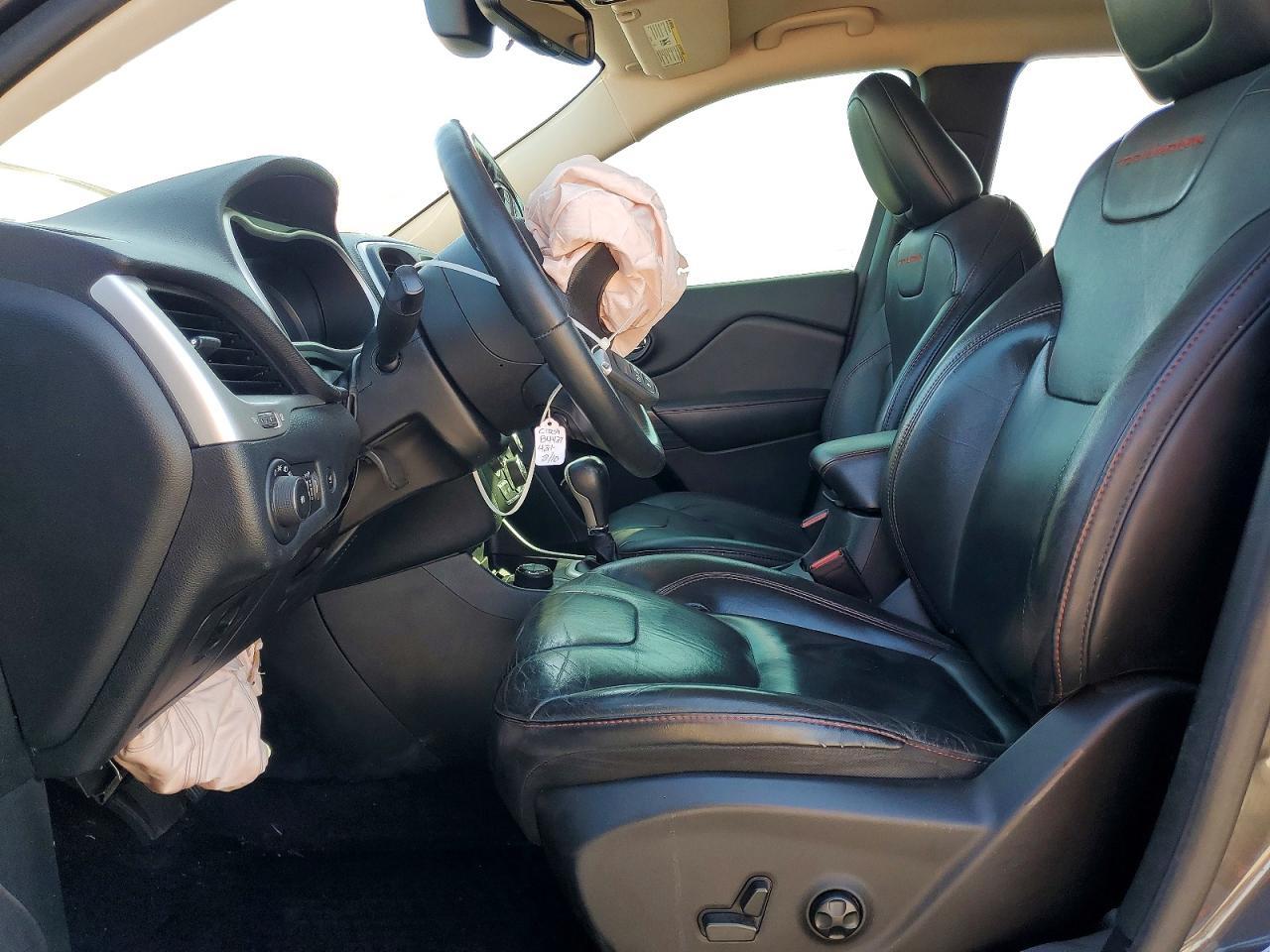 2016 Jeep Cherokee Trailhawk - Image 7