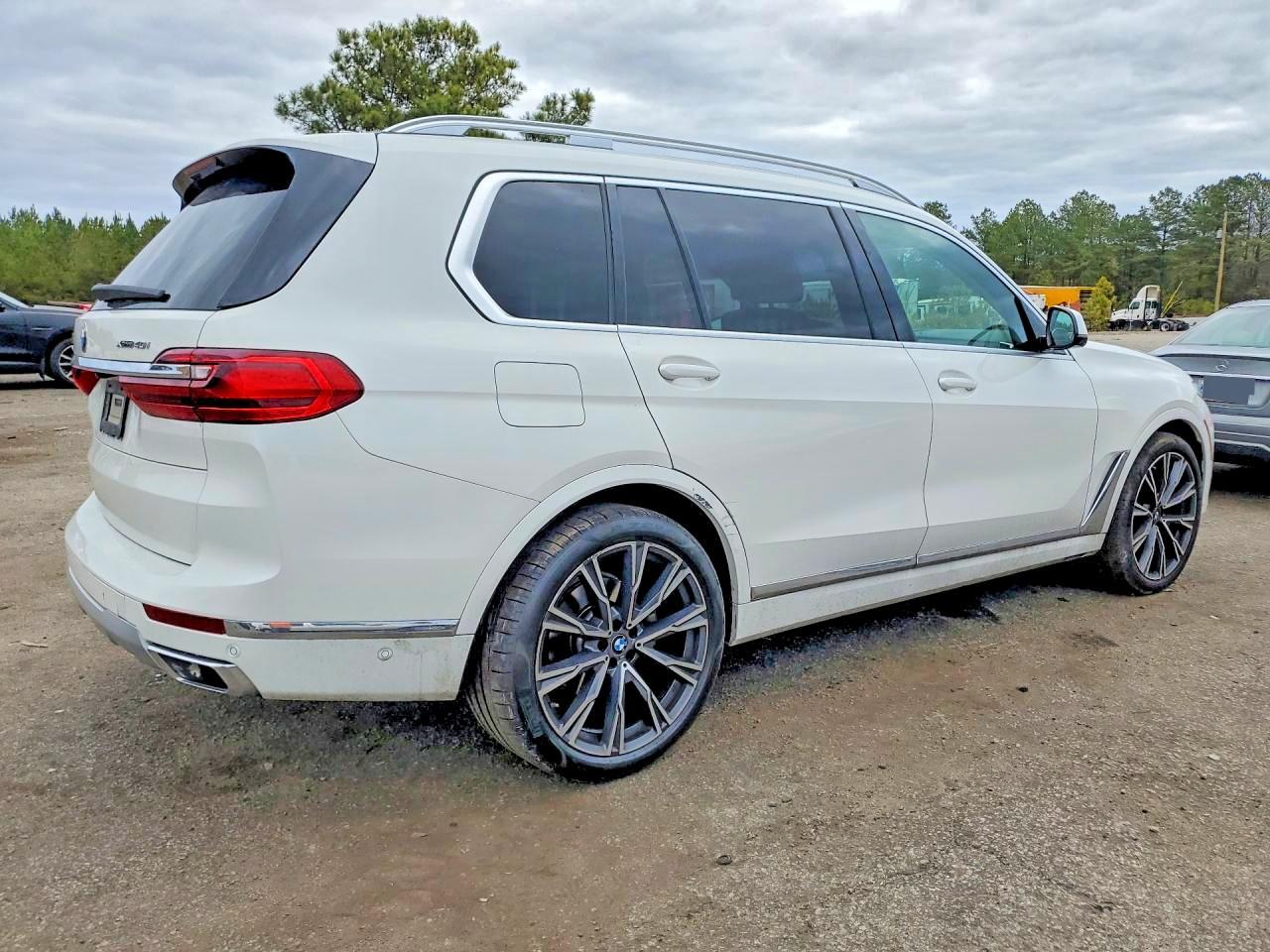 2021 BMW X7 - Фото 3