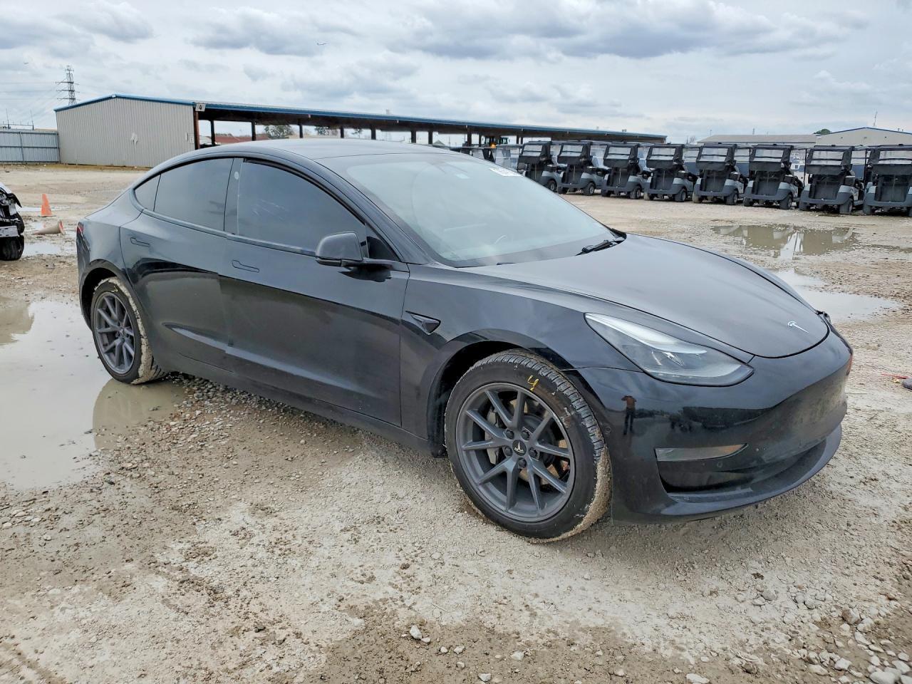 2022 Tesla Model 3 - Фото 4