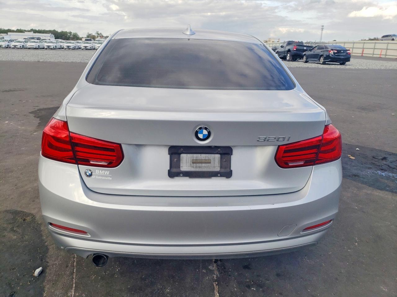 2018 BMW 320 I - Image 6