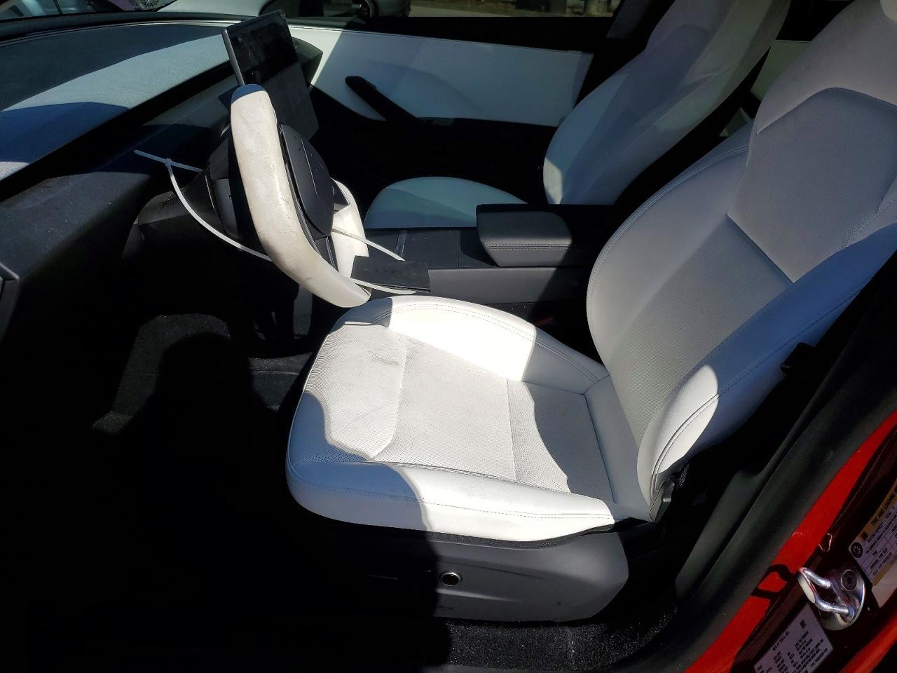 2025 Tesla Model 3 - Image 7