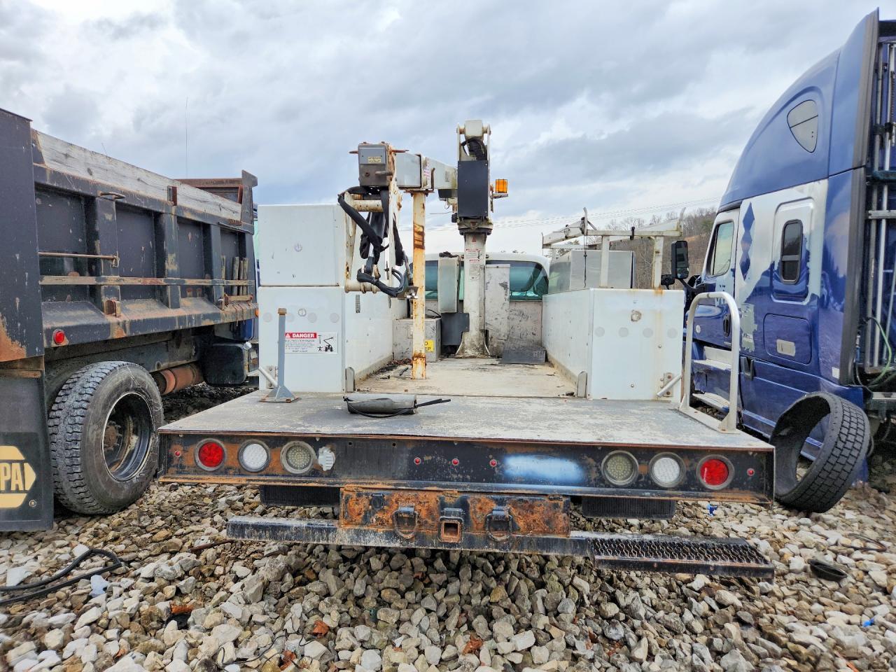 2012 Ford F450 Super Duty Utility / Service Truck - Image 6