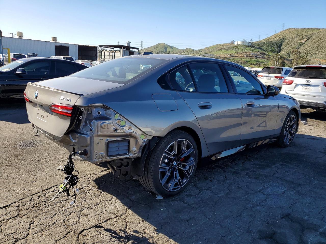 2026 BMW 530 I - Фото 3