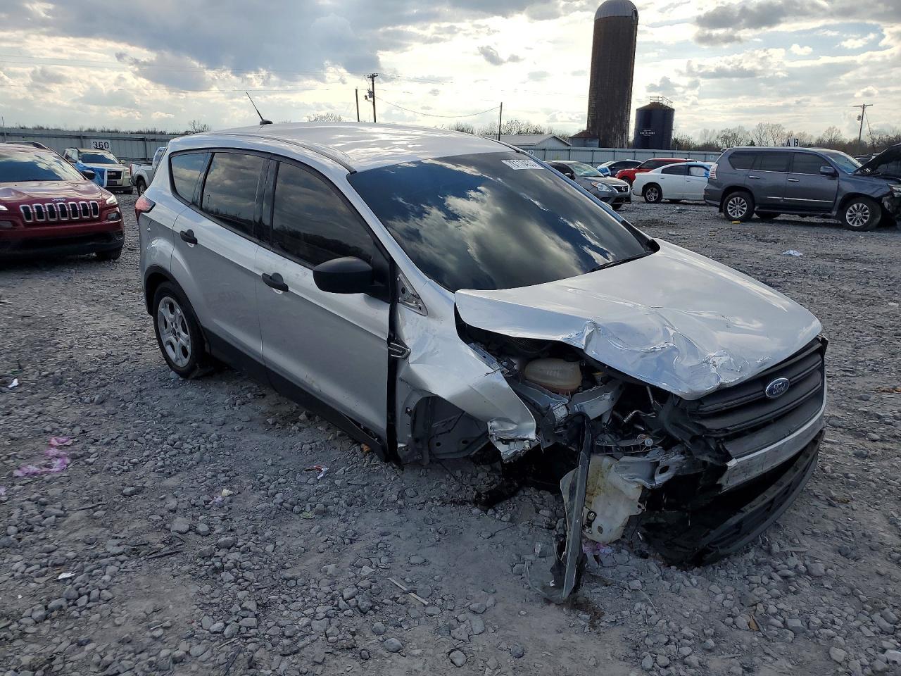 2019 Ford Escape S - Фото 4
