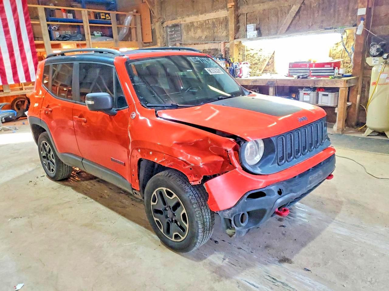 2017 Jeep Renegade Trailhawk - Image 4