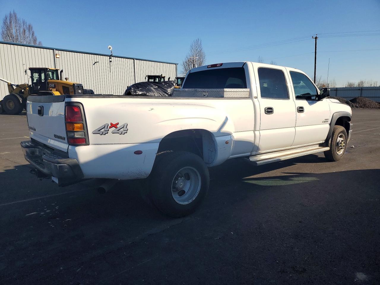 2002 Chevrolet Silverado K3500 - Фото 3