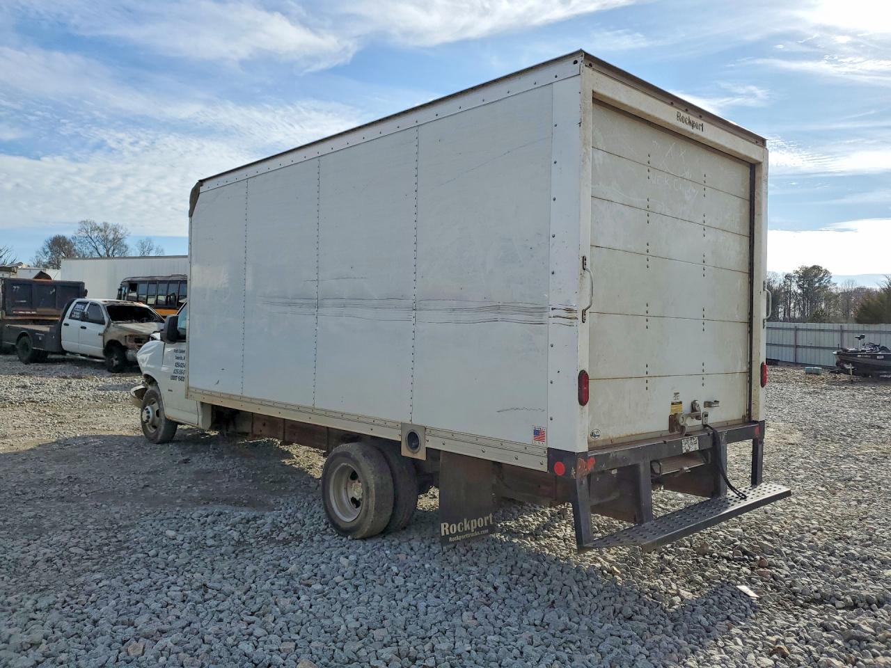2019 Chevrolet Express G3500 - Фото 2