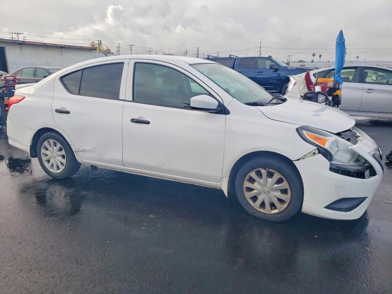 2018 Nissan Versa S - Image 4