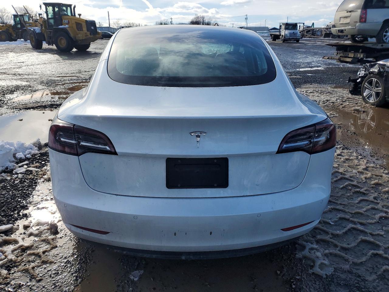 2020 Tesla Model 3 - Фото 6
