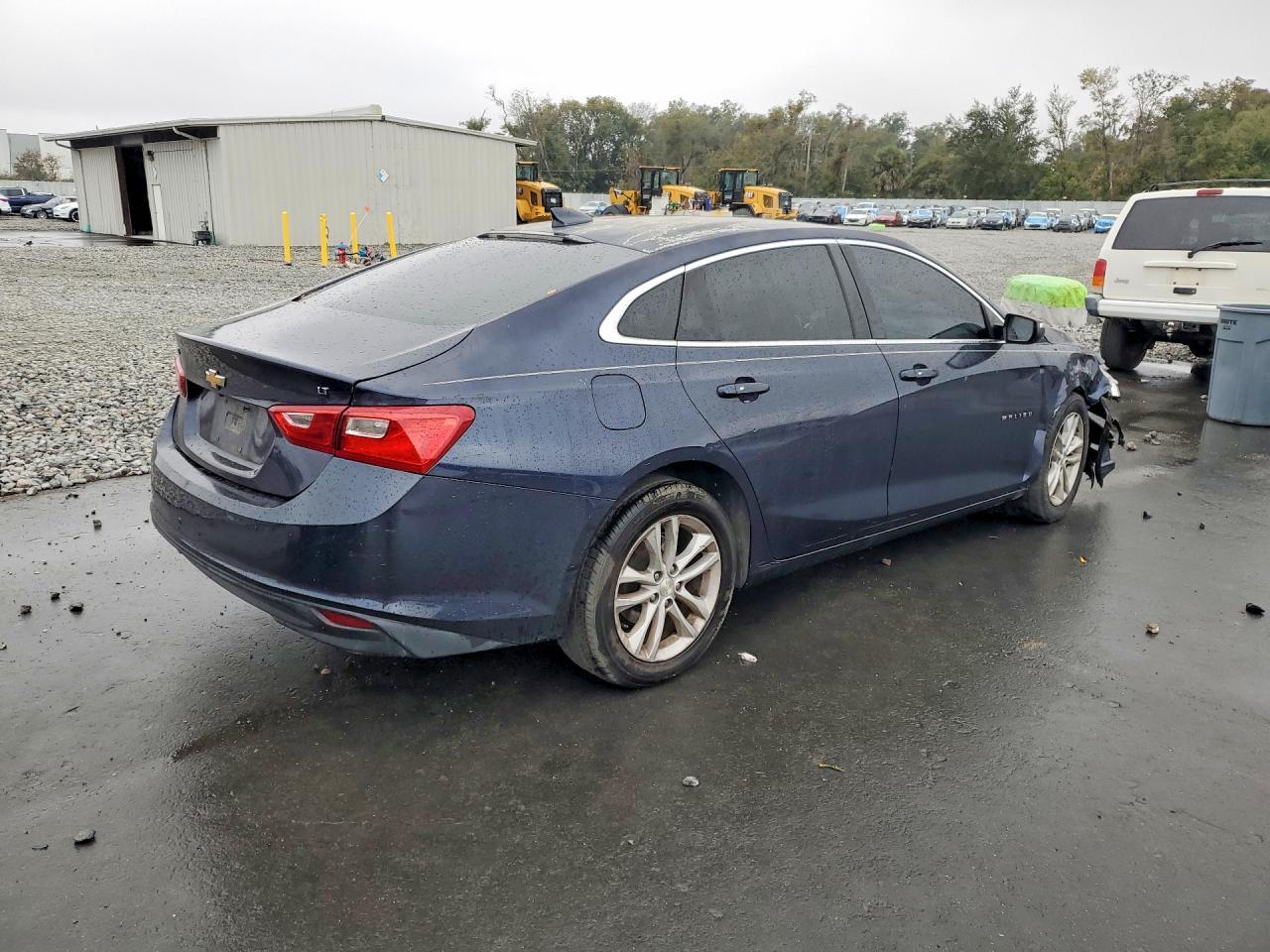 2017 Chevrolet Malibu Lt - Image 3