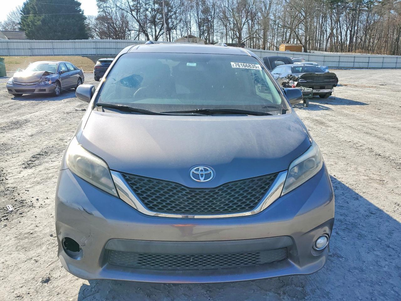 2017 Toyota Sienna Se - Фото 5