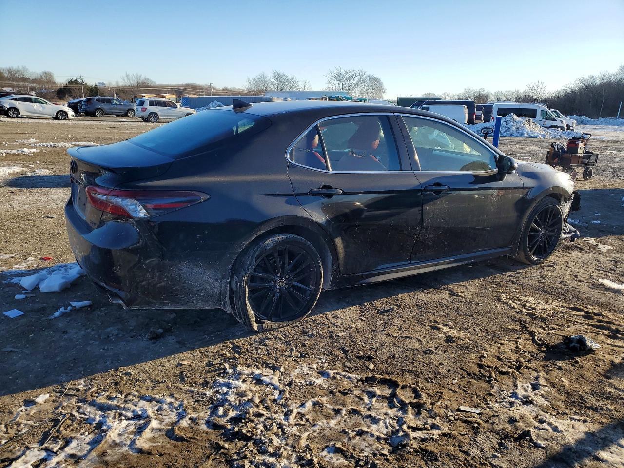 2022 Toyota Camry Xse - Фото 3
