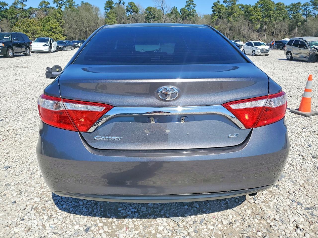 2017 Toyota Camry Le - Image 6