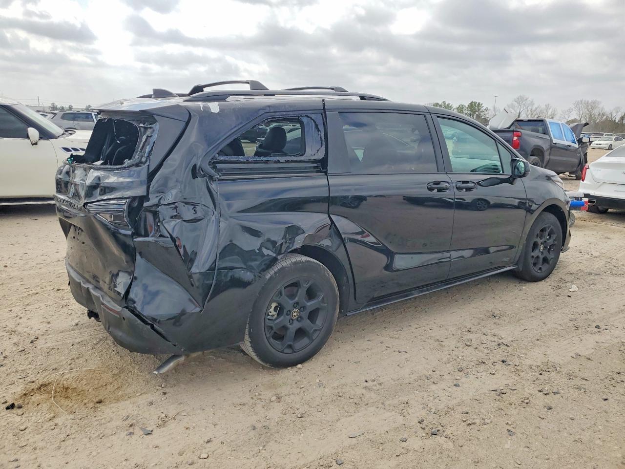 2025 Toyota Sienna Woodland Edition - Фото 3