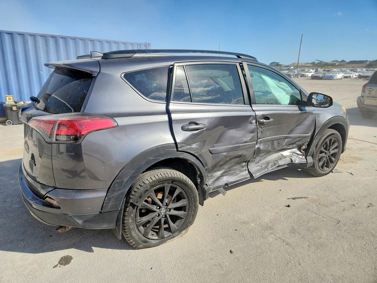 2018 Toyota Rav4 Adventure - Фото 3