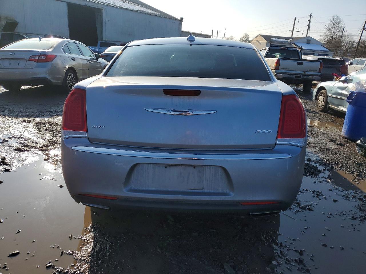 2015 Chrysler 300 Limited - Фото 6