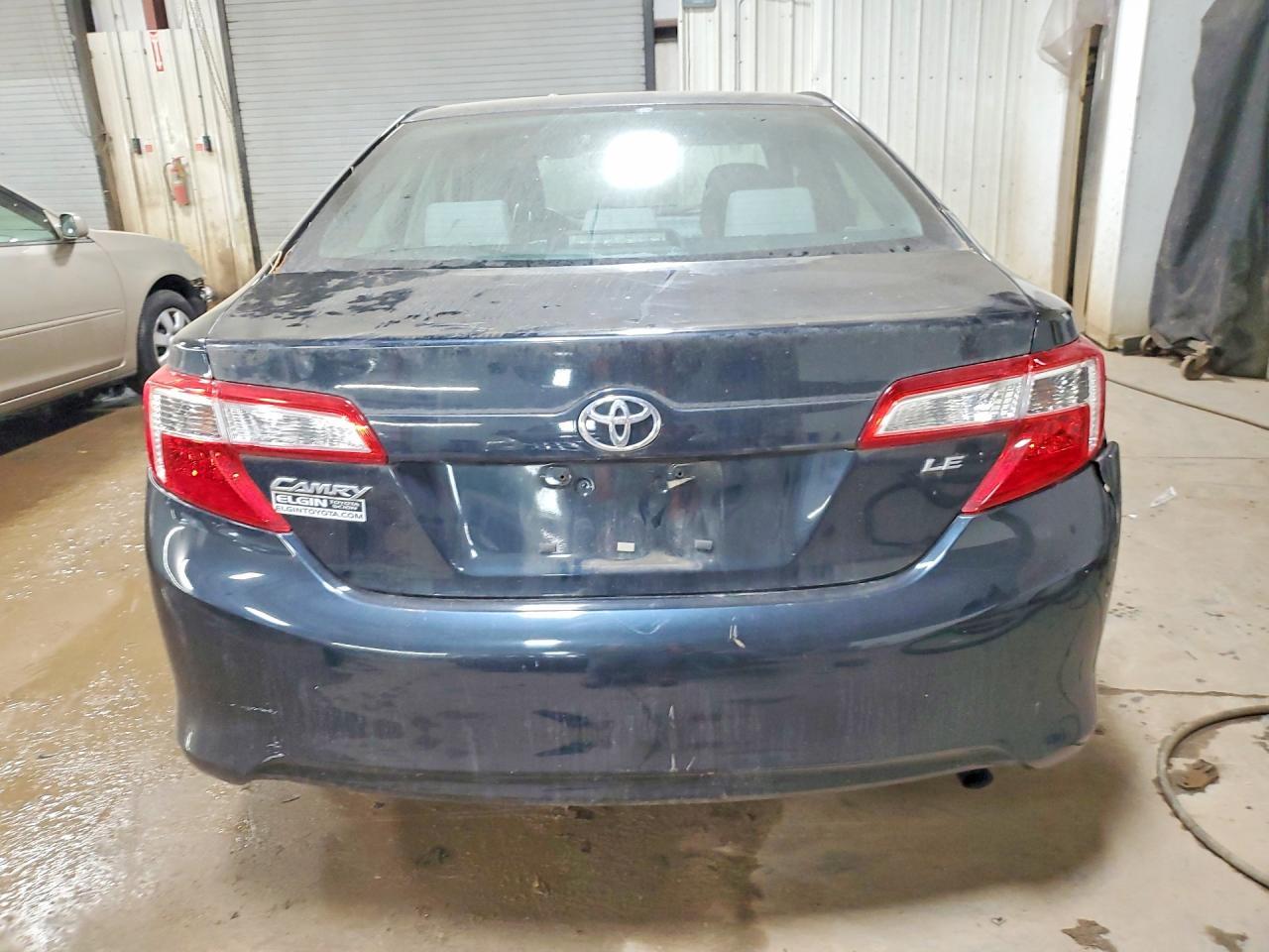 2014 Toyota Camry Le - Фото 6