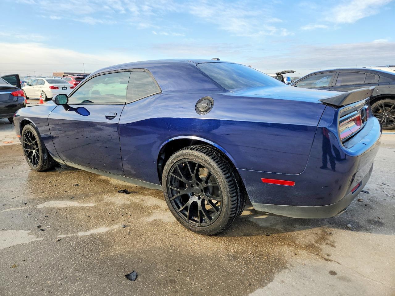 2016 Dodge Challenger Sxt - Фото 2