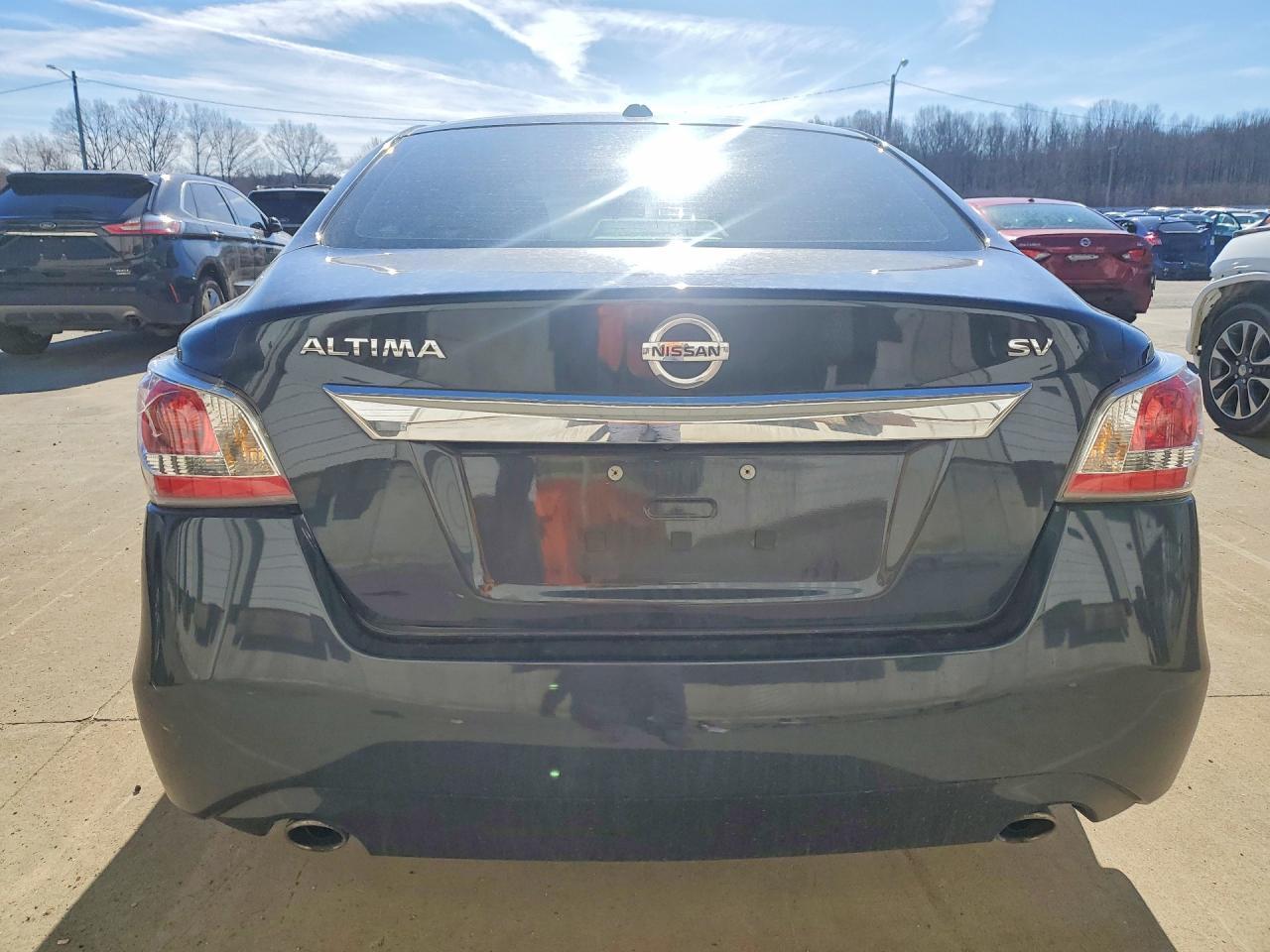 2015 Nissan Altima 2.5 - Image 6