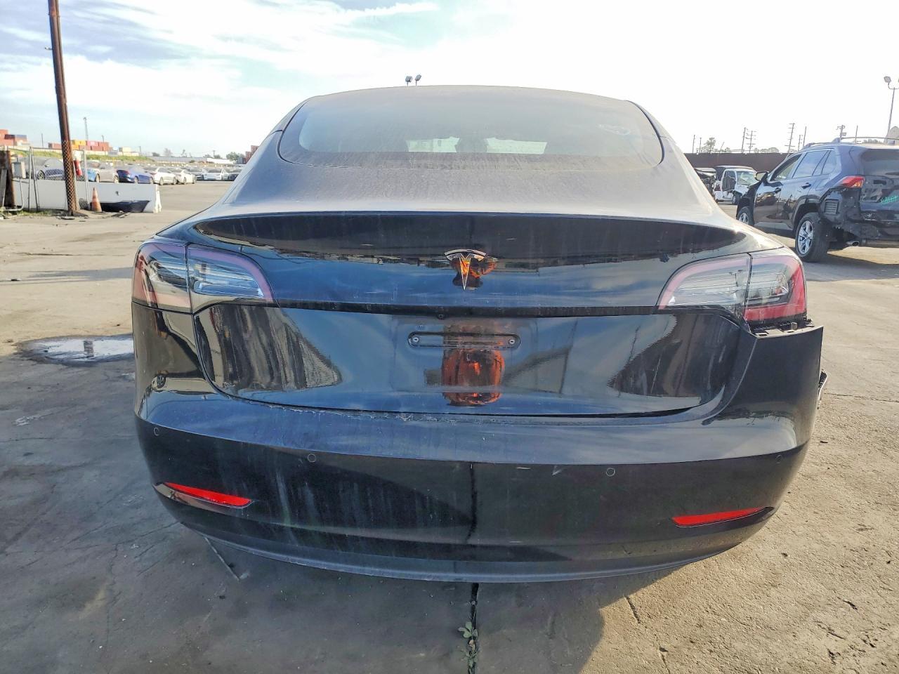 2022 Tesla Model 3 - Фото 6
