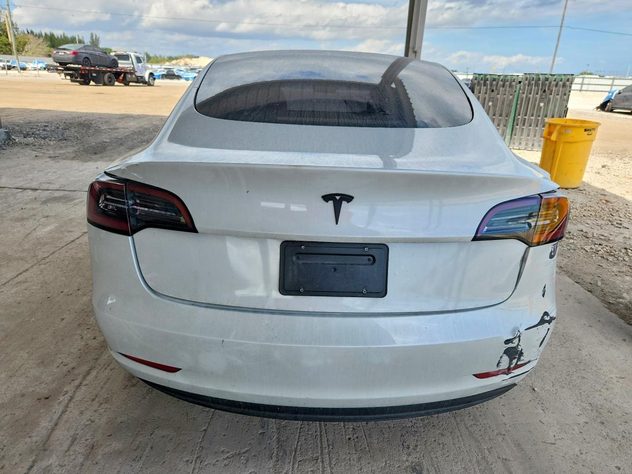 2023 Tesla Model 3 - Фото 6