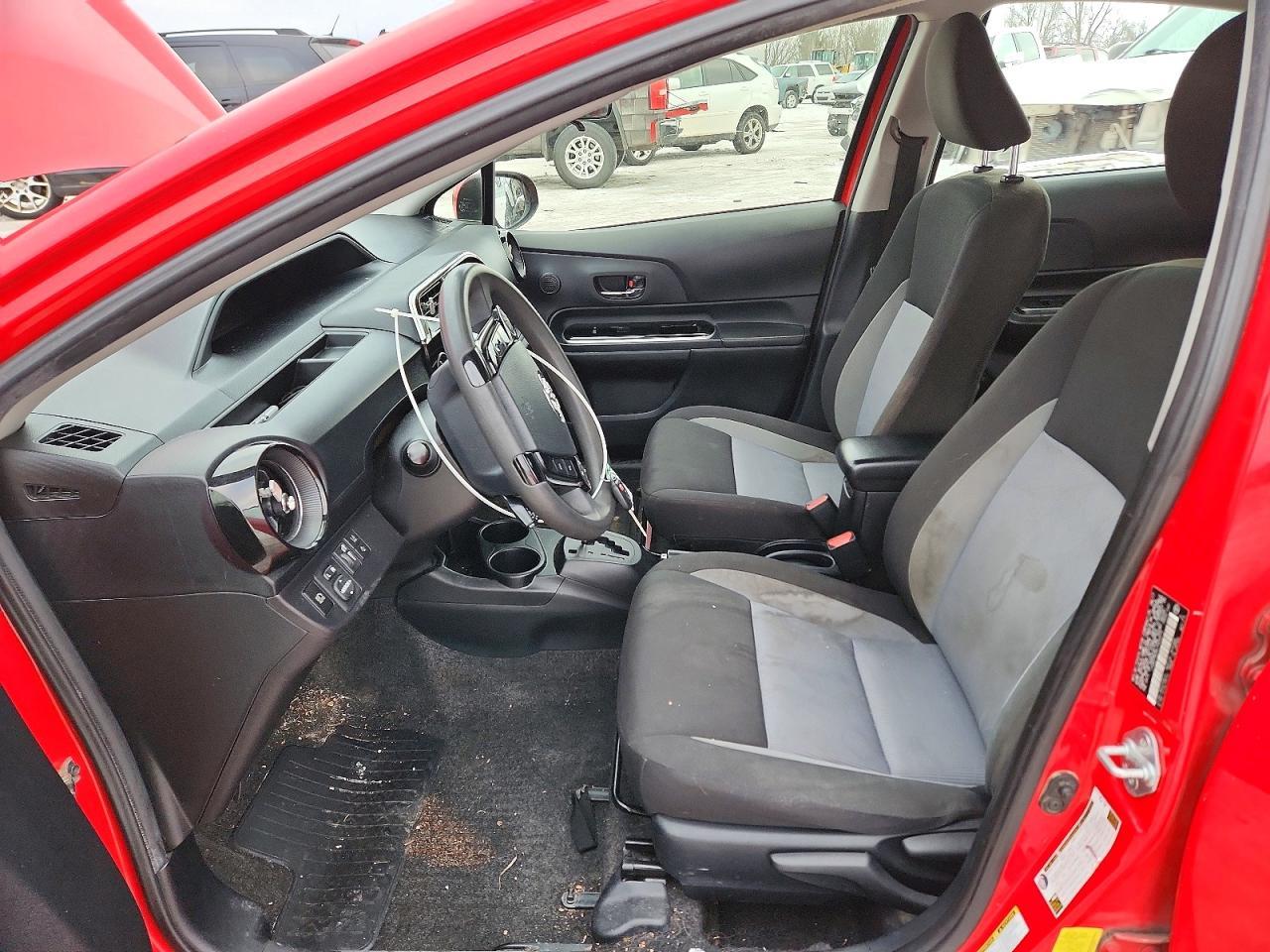 2018 Toyota Prius C - Фото 7