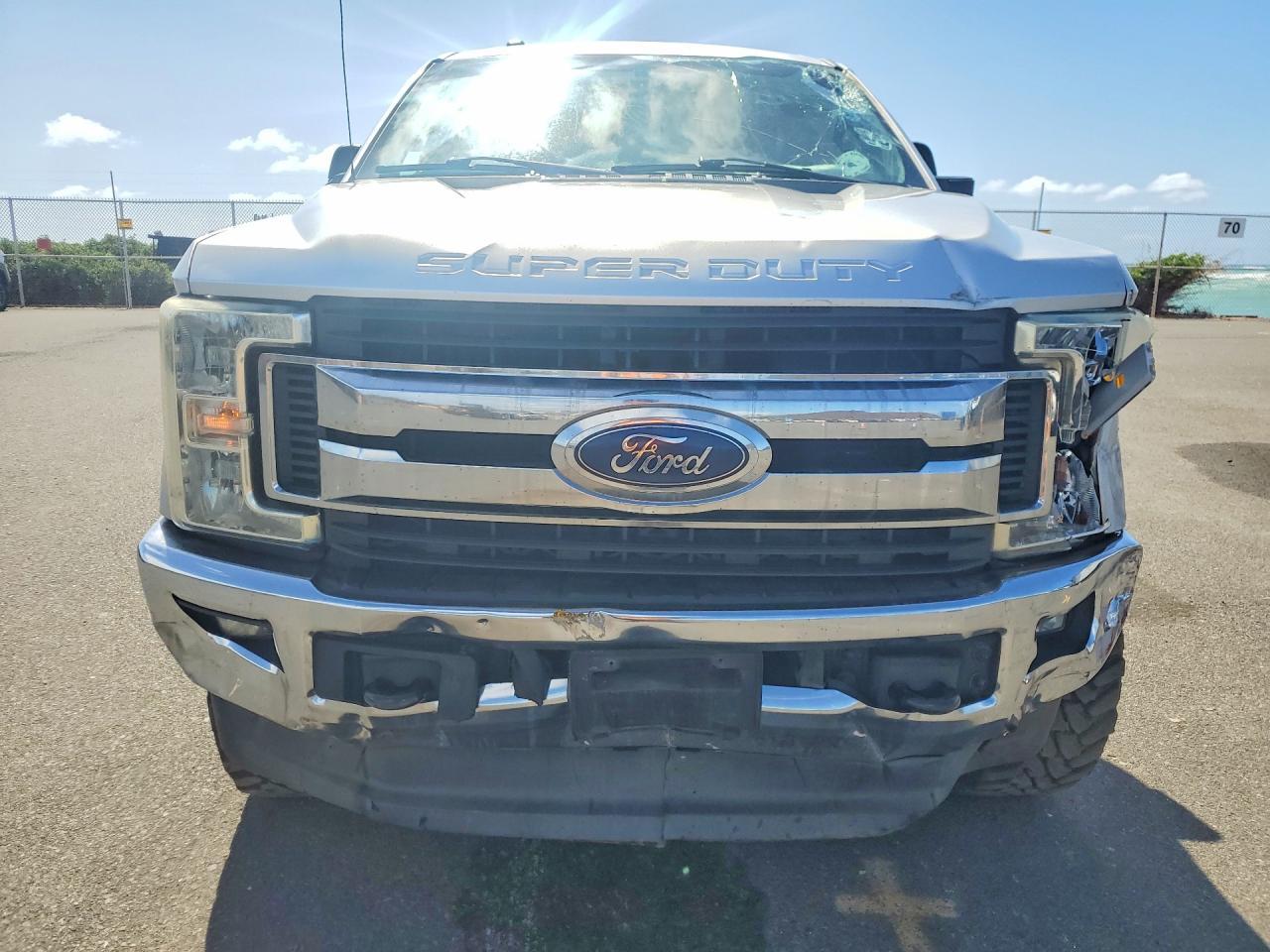 2017 Ford F350 Super Duty - Фото 5