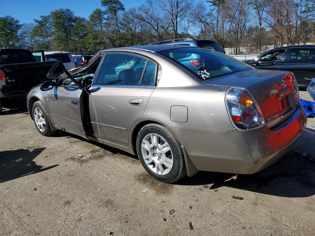 2004 Nissan Altima Base - Фото 3