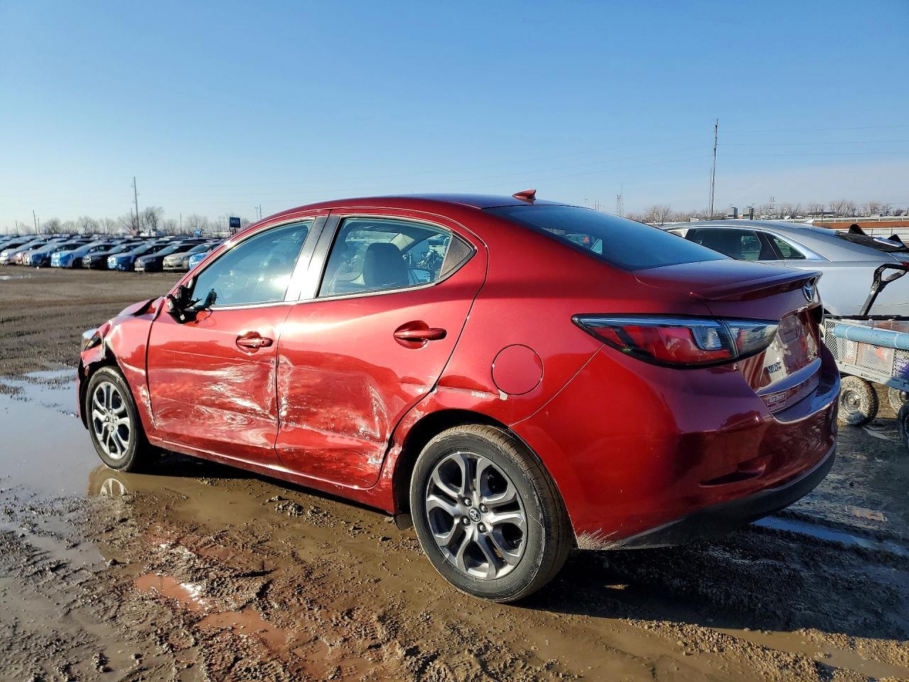 2019 Toyota Yaris Le - Image 2