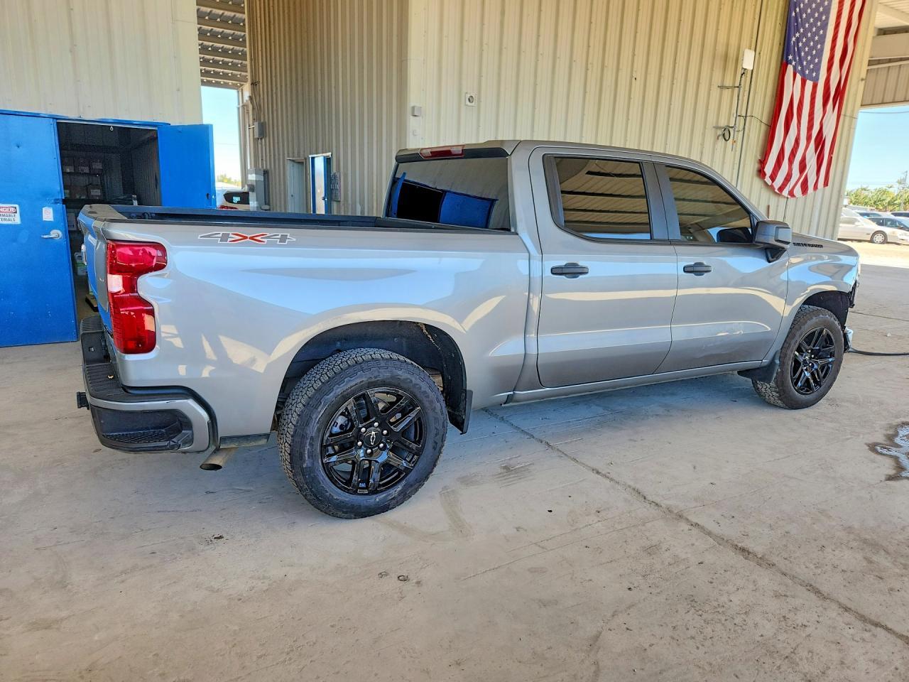 2024 Chevrolet Silverado K1500 Custom - Фото 3