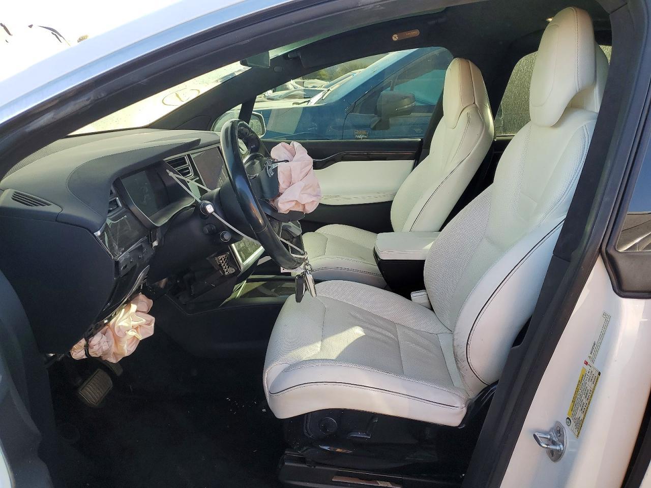 2016 Tesla Model X - Фото 7