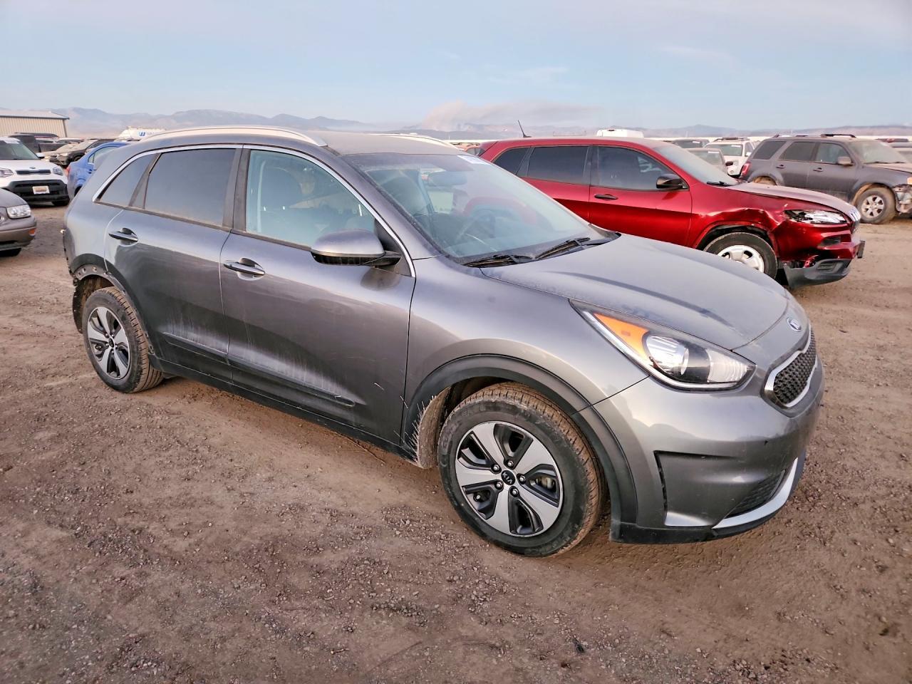 2017 Kia Niro Fe - Image 4