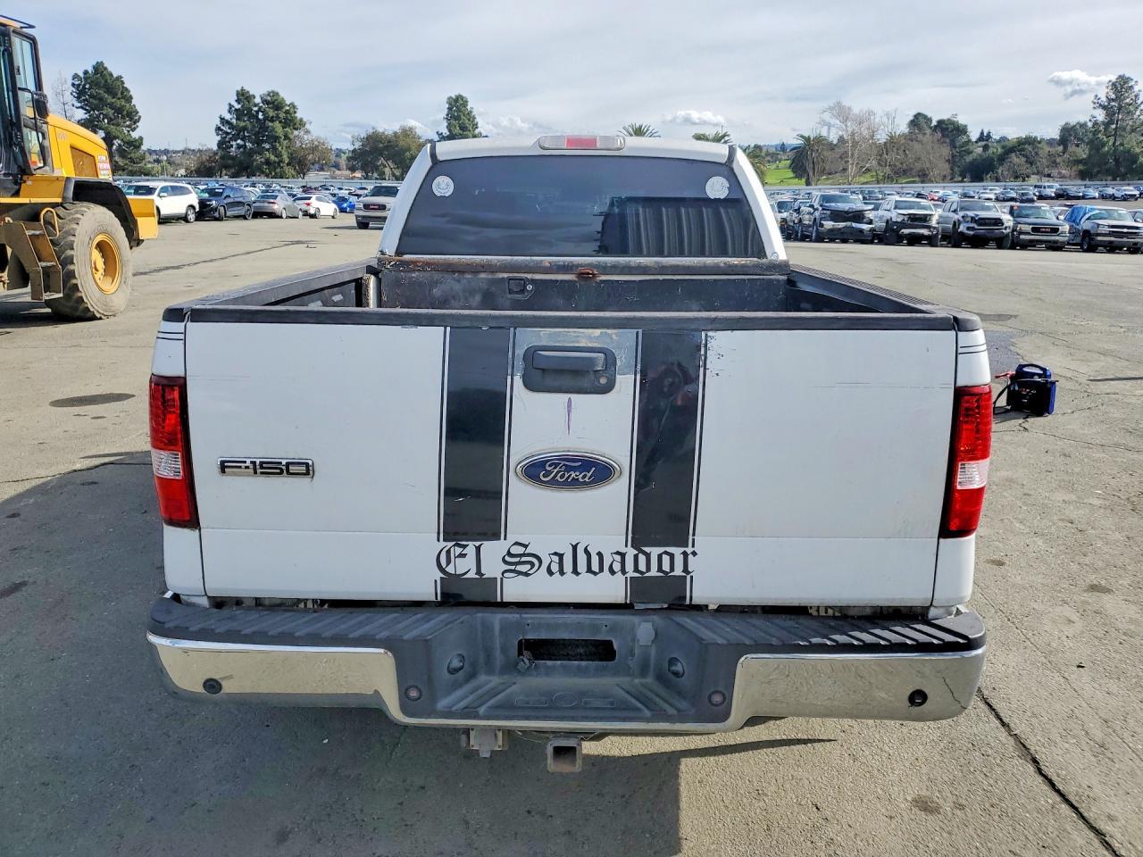 2005 Ford F150 - Image 6