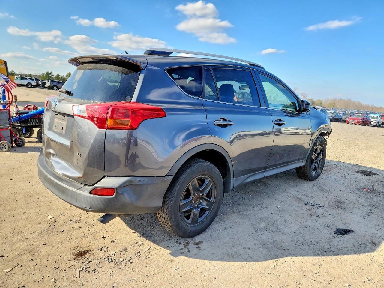 2015 Toyota Rav4 Le - Image 5
