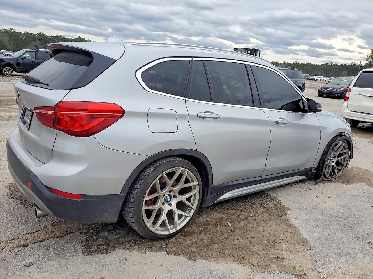 2018 BMW X1 Sdrive28I - Фото 3