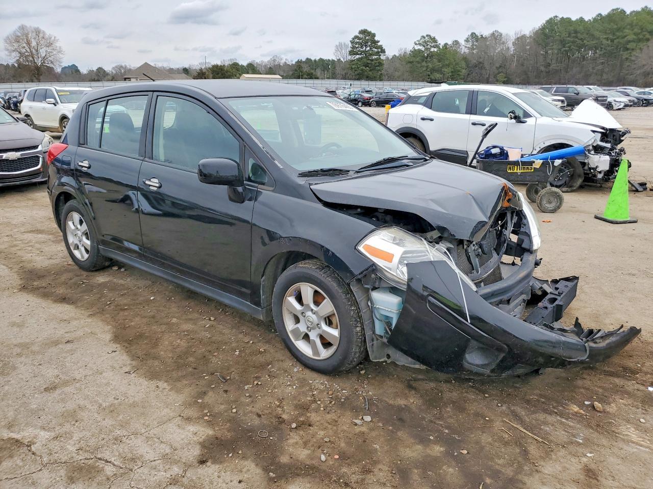 2012 Nissan Versa S - Фото 4