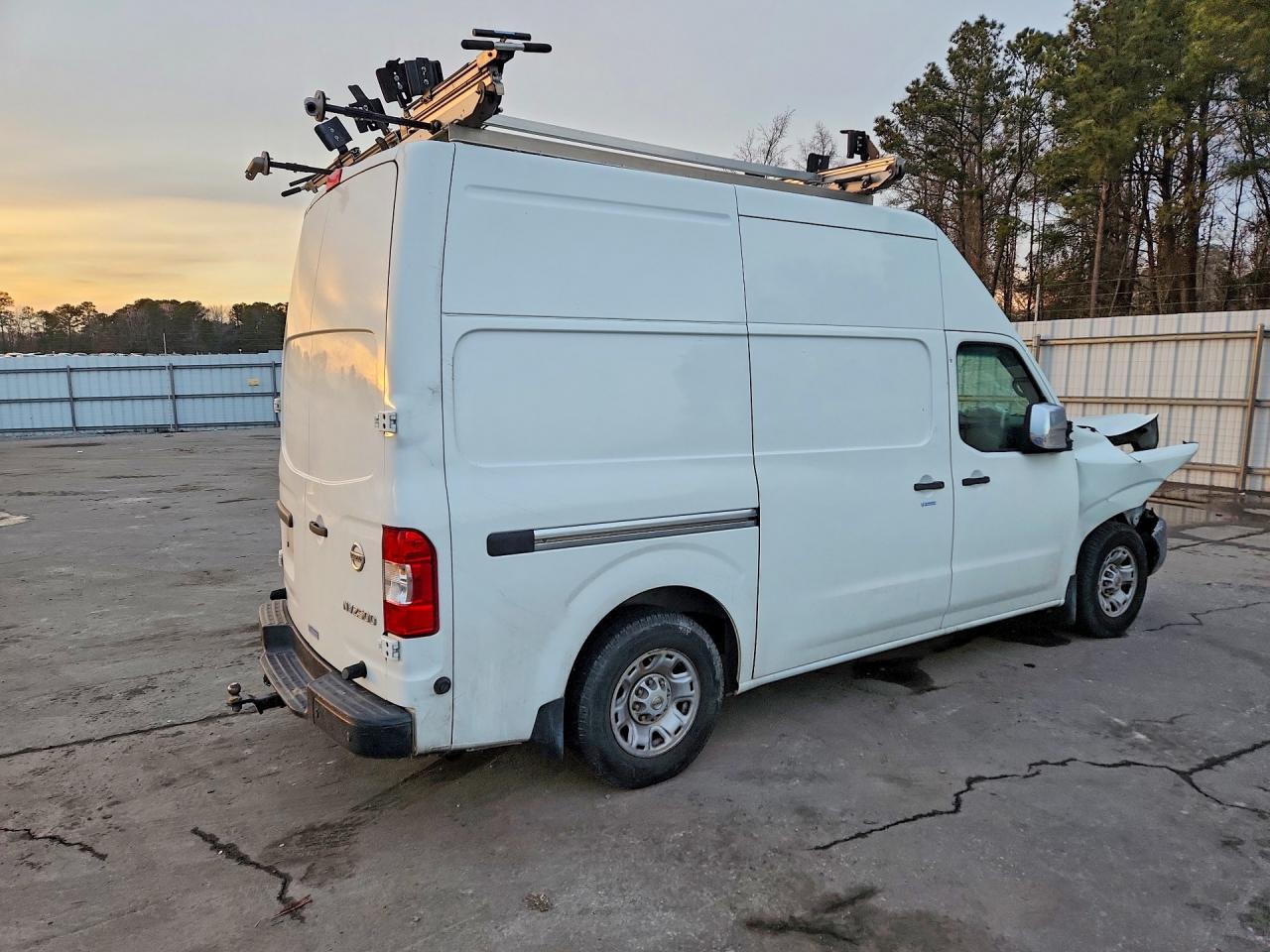 2019 Nissan Nv 2500 Utility / Service Van - Фото 3