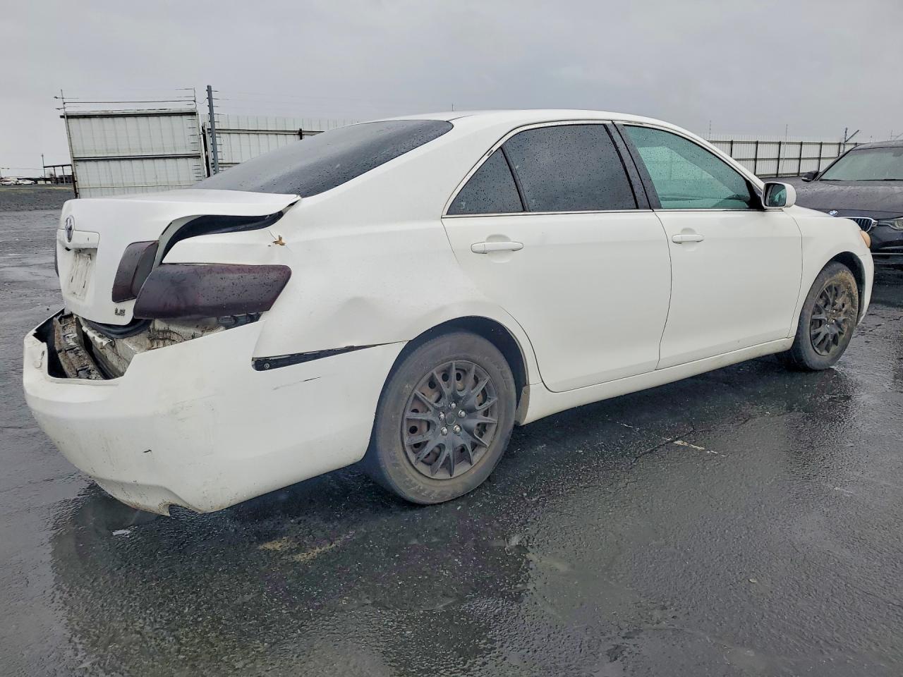 2008 Toyota Camry Le - Image 3