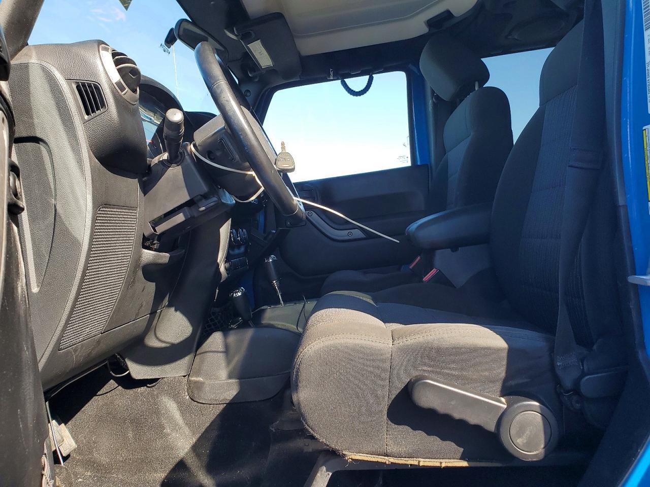 2011 Jeep Wrangler Unlimited Sport - Фото 7