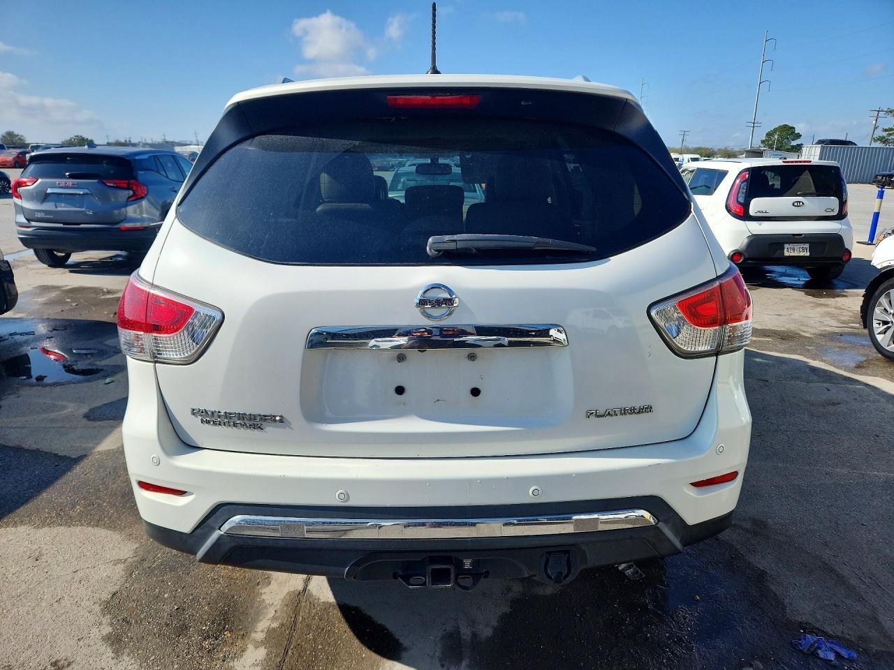 2013 Nissan Pathfinder S - Image 6