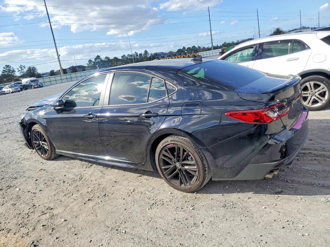 2026 Toyota Camry Se - Фото 2