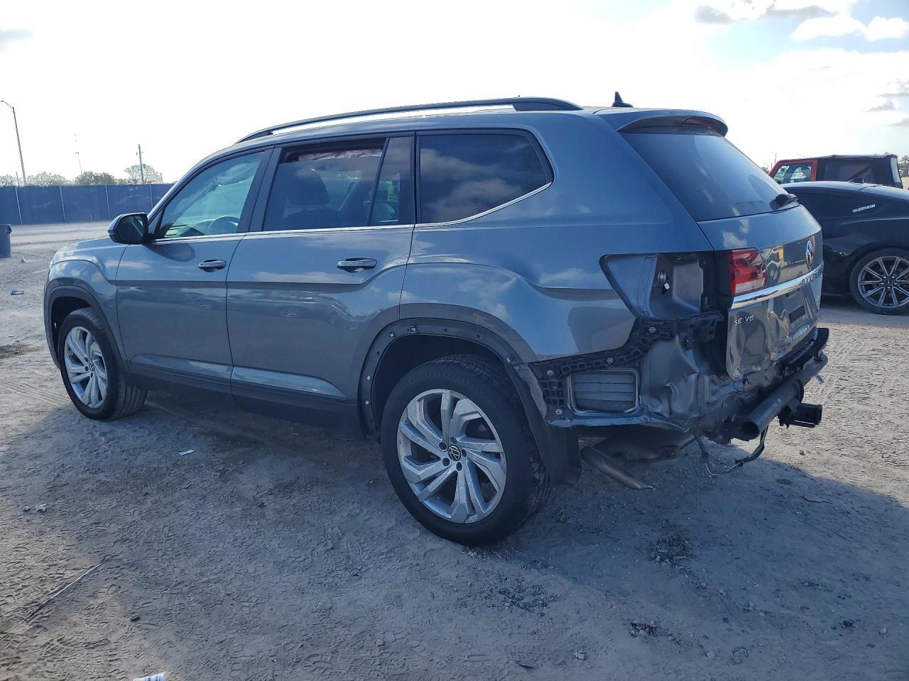 2022 Volkswagen Atlas Se - Фото 2